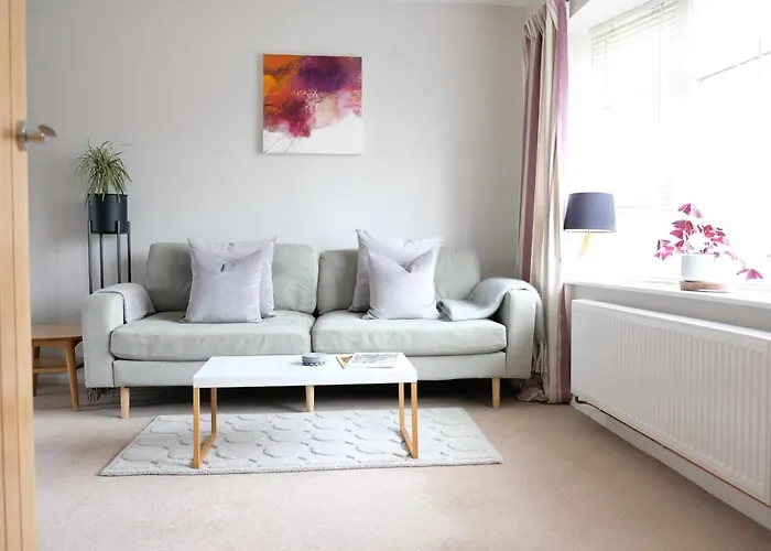 Chaloners, Free Parking, Large Garden, Close To Races & Centre *